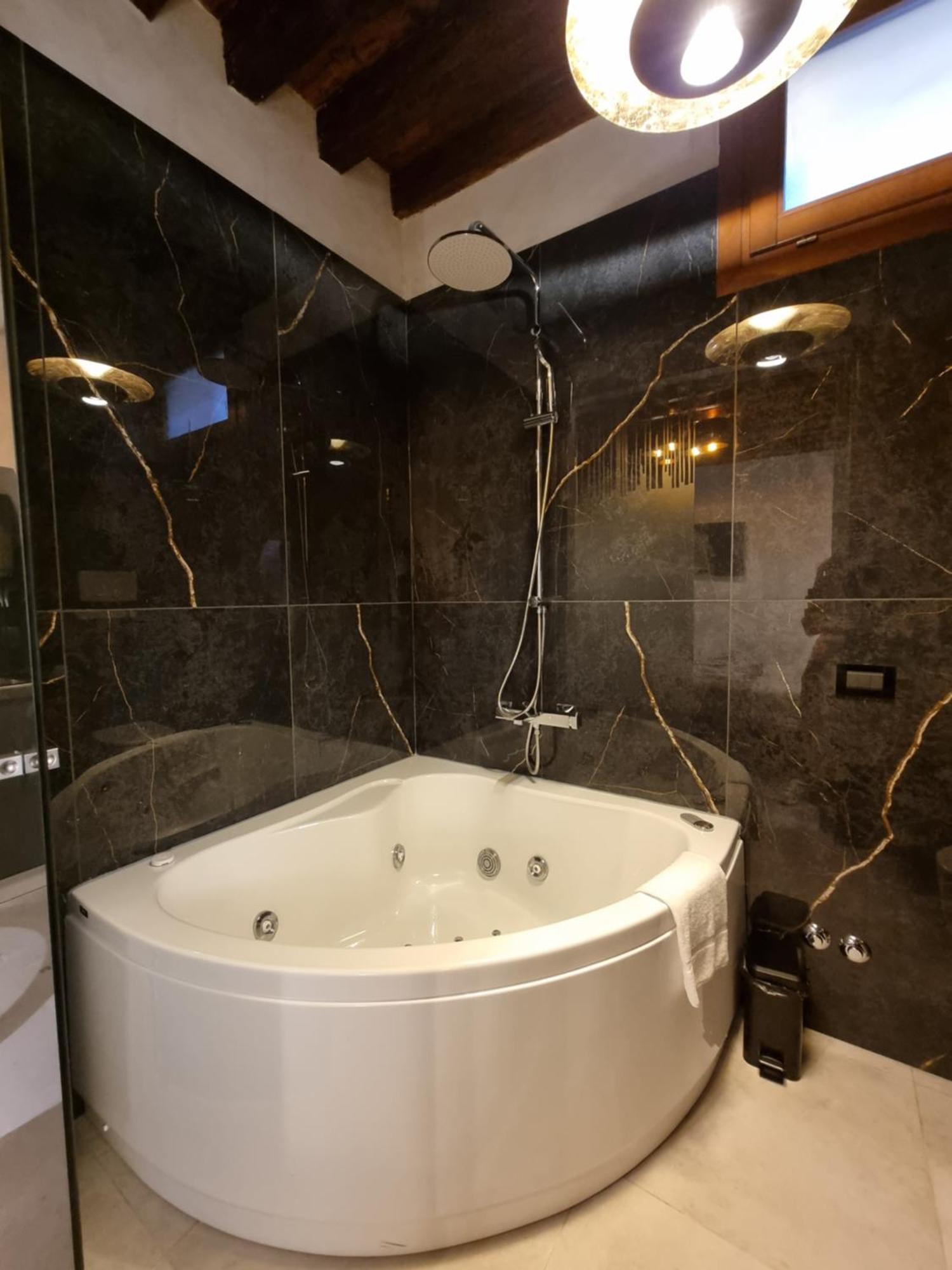San Marco 3097 - Luxuryjacuzzi Apartment Venedig