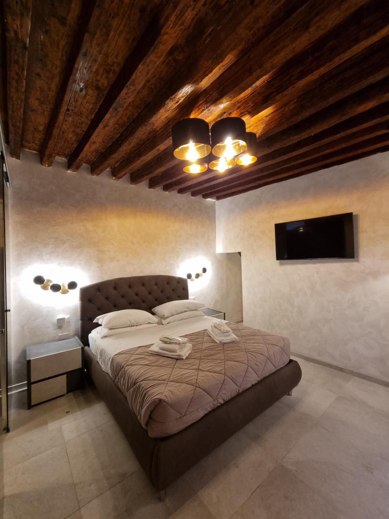 Appartement San Marco 3097 - Luxuryjacuzzi Venetië